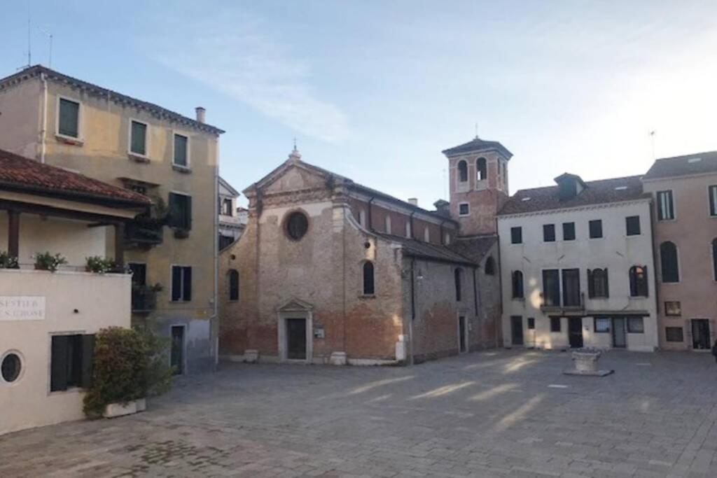 Appartamento Tipico Con Corte Privata Veneza Exterior foto