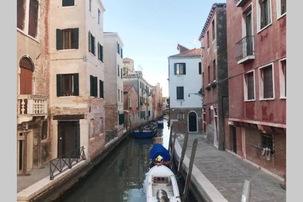 Appartamento Tipico Con Corte Privata Veneza Exterior foto